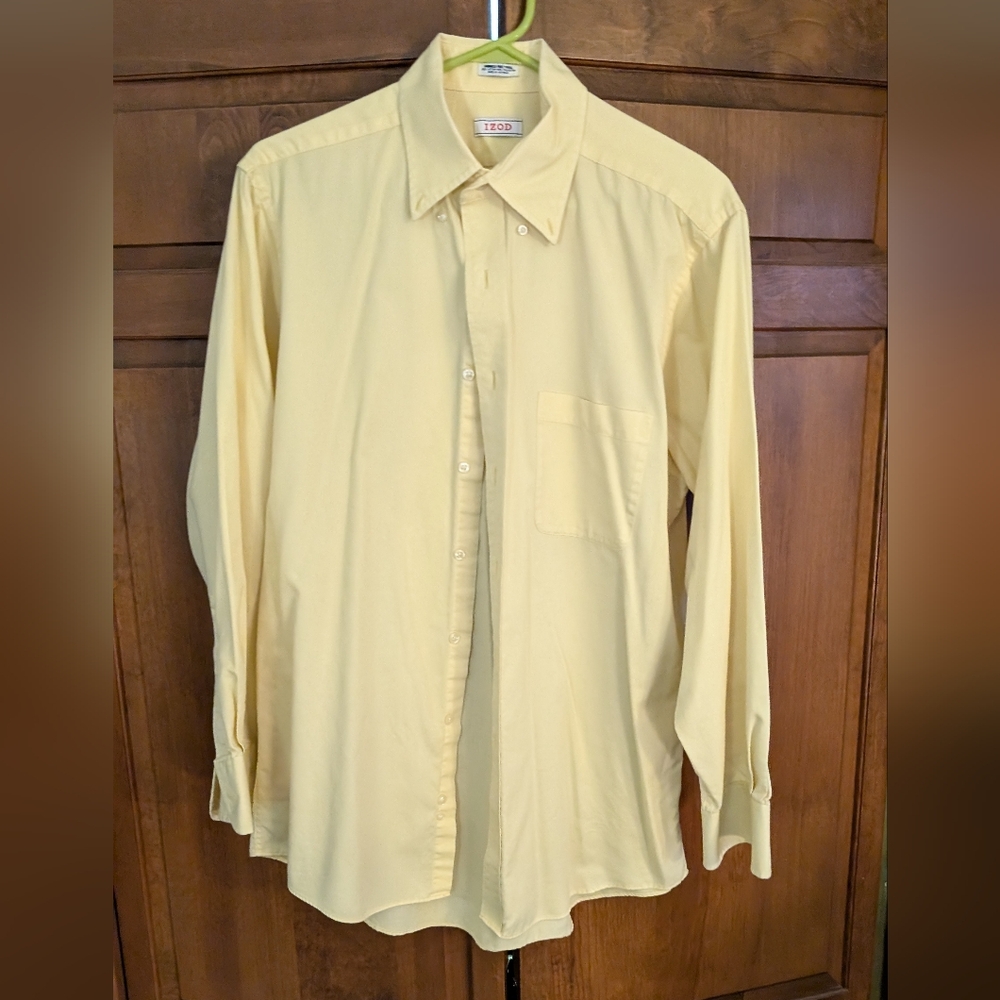 Izod Men's Light Yellow Casual Button Down Shirt